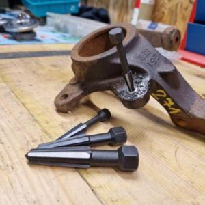 Extracteurs de vis : comment extraire une vis cassée sans endommager le filetage ?