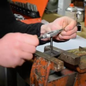 Comment bien tarauder à la main ? 